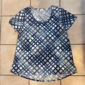 LuLaRoe Scoop Neck Tee in Light Blue and Navy Geometric nwot